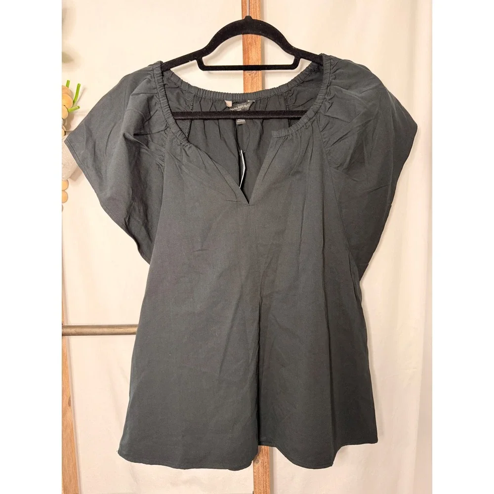 Banana Republic Black Split Neck Flutter Sleeve Popover Blouse Size Small NWT